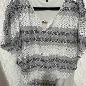 Chic Women's Gray and White Blouse